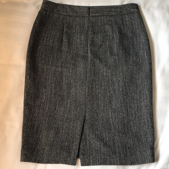 COPY - Ann Taylor lined subtle herringbone tweed black/white pencil skirt - Picture 2 of 8
